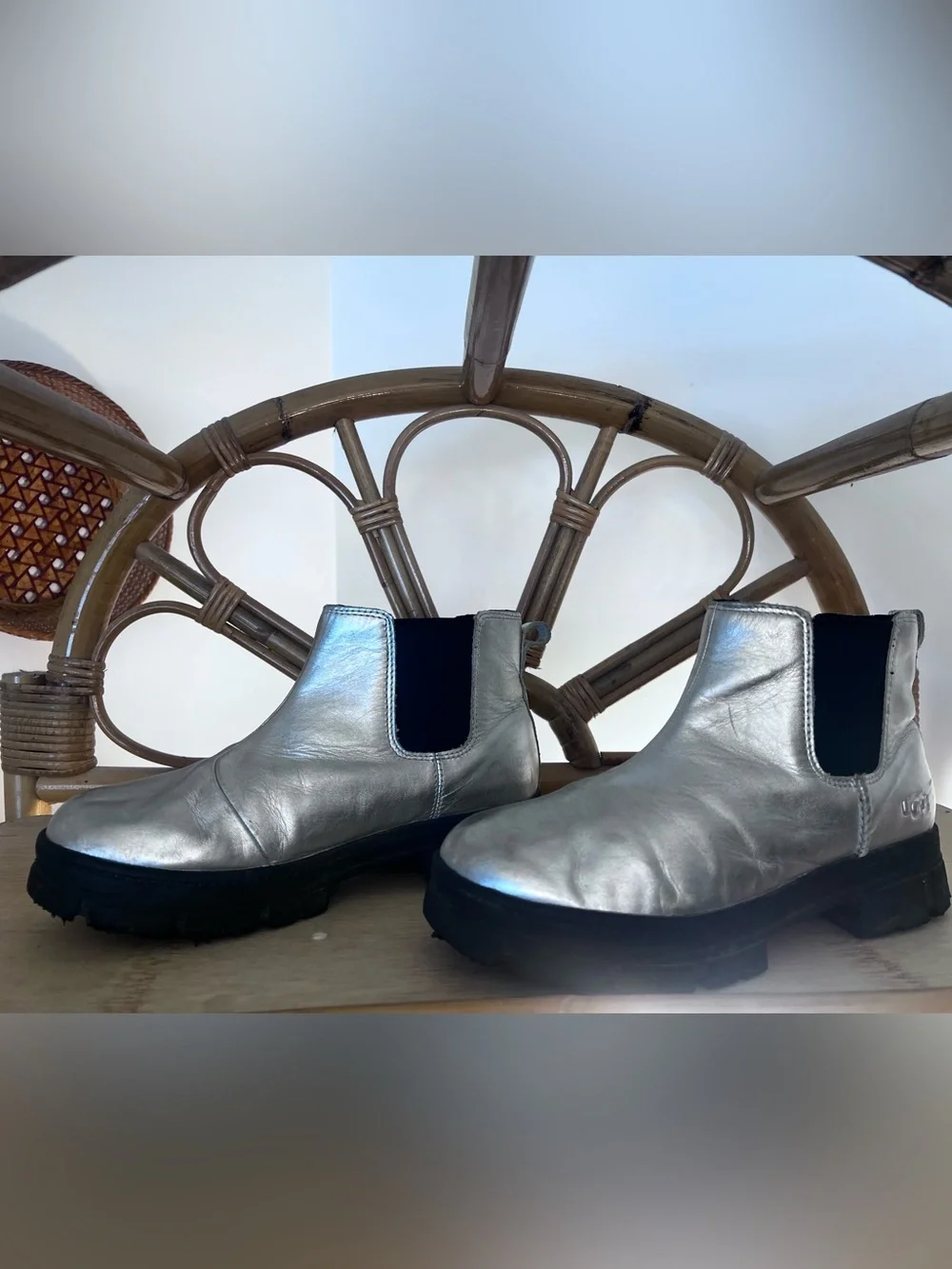 UGG Little Girls' Ashton Chelsea Boots Silver Metallic